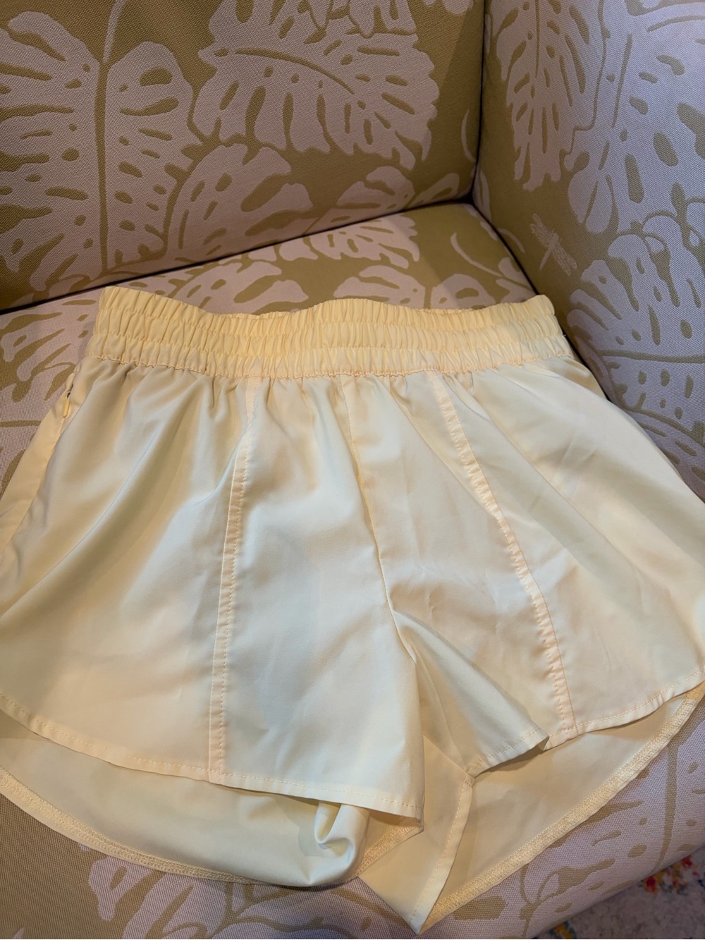 all in motion Soft Yellow Elastic-Waist Athletic Shorts Size S